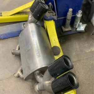 OEM F80 MUFFLER SETUP WITH OEM CARBON TIPS