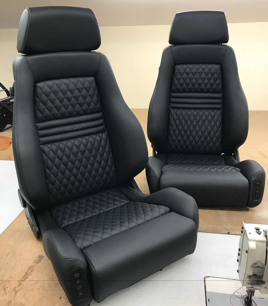 BMW E30E36E39 RECARO SEATS WITH EMBOSSING QUILTED FINISH (1)