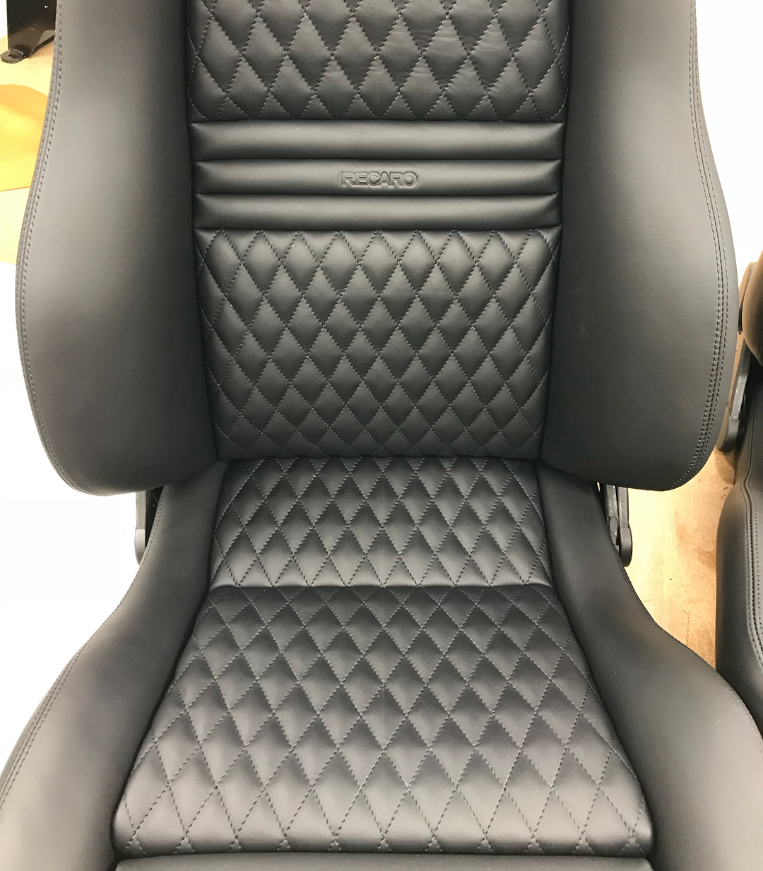 BMW E30E36E39 RECARO SEATS WITH EMBOSSING QUILTED FINISH (2)