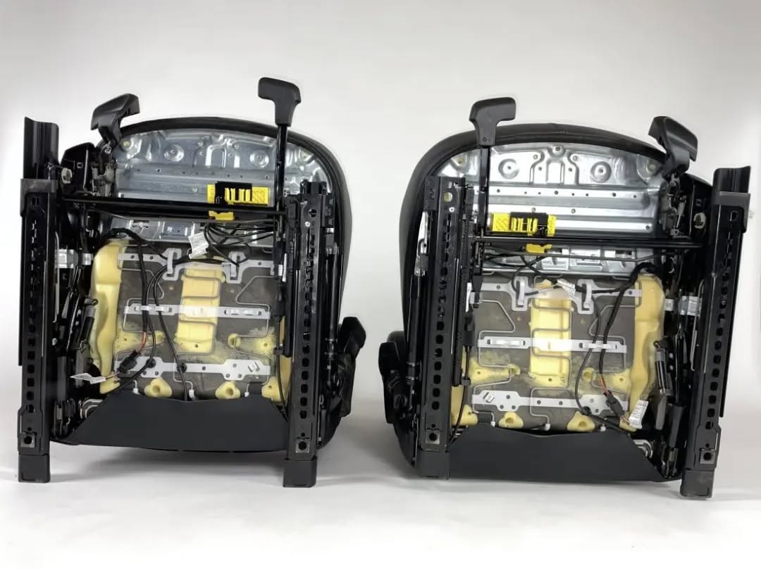 BMW M4 Coupe Front Seats and Door Panels (3)